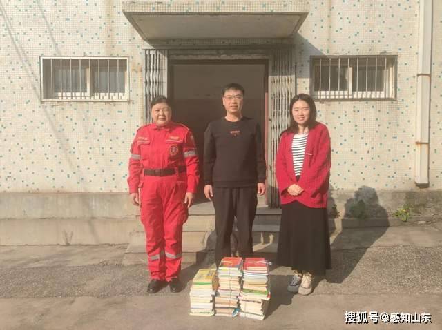 共青团平阴县委联合爱心人士开展书籍捐赠、“希望小屋”走访活动