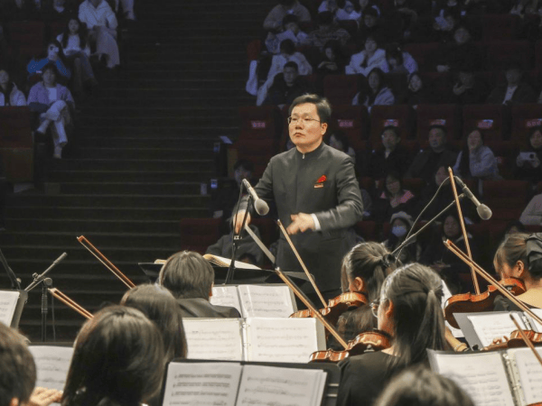 2025年江苏省高雅艺术进校园活动走进泰州学院