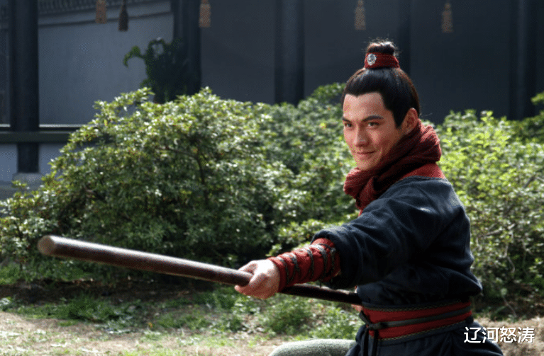 燕青离开宋江，归隐江湖，为何还趁夜色挑走了一担珠宝？