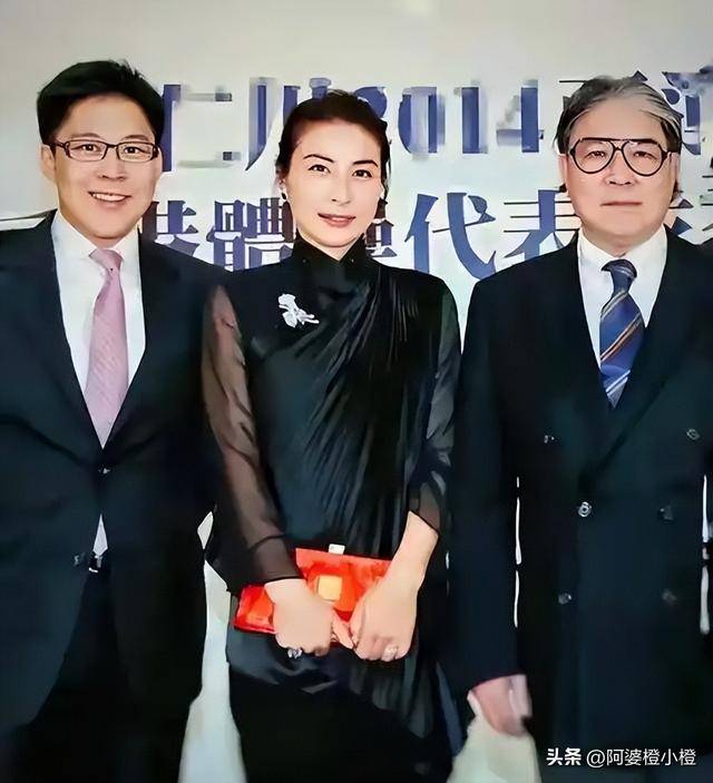 原创            王晶曝霍震霆离婚内幕，罗康瑞早与朱玲玲约定，只是碍于豪门体面