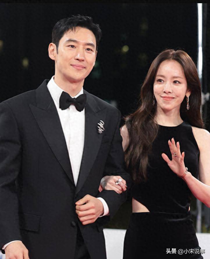 原创            韩国青龙奖红毯盛况，女星着装争奇斗艳，一年一度的电影盛会