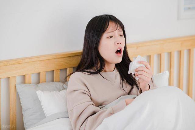 原创            肺癌早期并不明显？睡觉出现4种异常，或是癌症发出的信号！