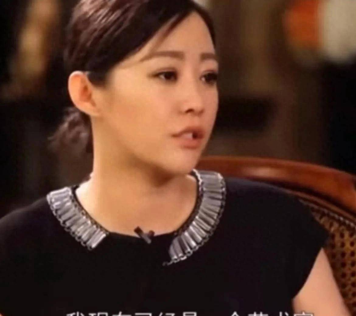 原创            这次，“颗粒无获”的郝蕾，最终自打嘴巴搬起石头砸了自己