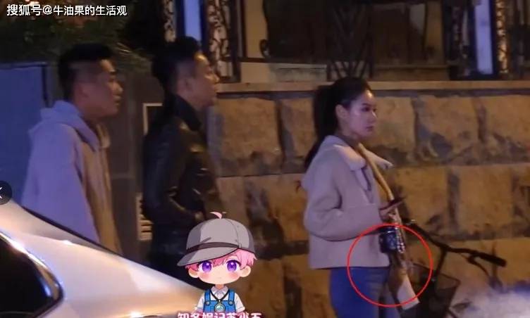 原创            汪小菲迎三胎！马筱梅被拍到小腹凸起怀孕了，箖儿玥儿要当哥姐了