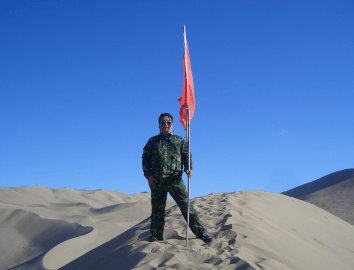 寒门诗人作家王东林《戈壁胡杨礼赞》诗词鉴赏