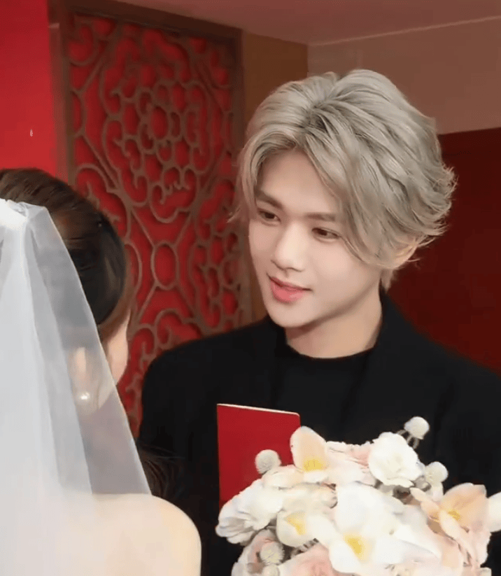 “鹿哈”凌达乐官宣结婚领证：持证上岗不是一时兴起