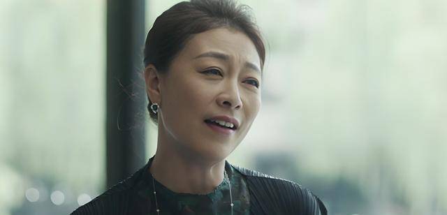 原创            《四喜》最差演技出来了：五官乱飞不要紧，“综艺咖”也被带进组