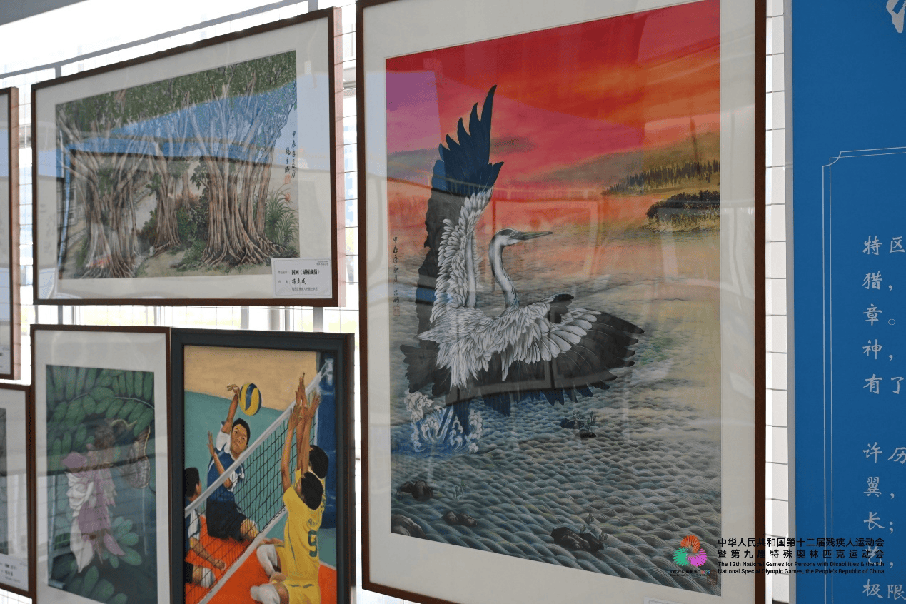 残特奥会赛场边的特殊画展：笔墨绘坚韧，艺术敬拼搏