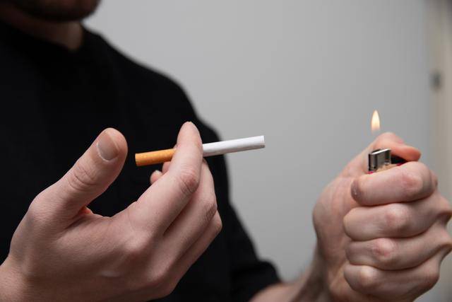 原创            医生发现：男性一旦彻底戒烟，过不了3个月，身体会收获5个改变