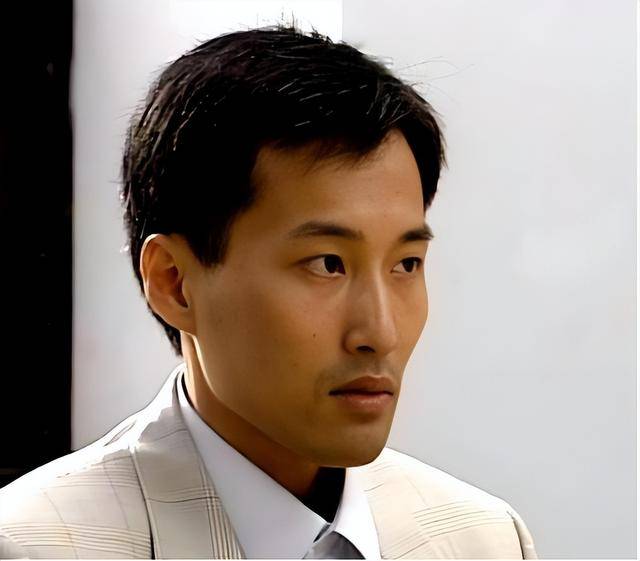 TVB金牌绿叶消失15年，近况曝光，新身份令人意外，曾被传已出家