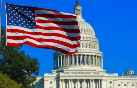 形势逆转！3名大法官倒戈，贝森特向美国最高法院摊牌：或引发严重混乱？特朗普不得不承认现实