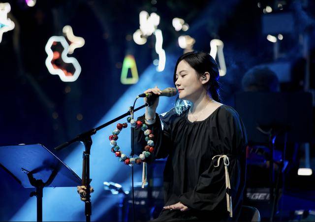 让城市在艺术中呼吸，“晚风轻轻唱——2025光明户外公演”圆满落幕