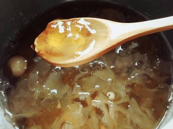 煮银耳时，记住这4点，胶质满满，营养又粘稠！