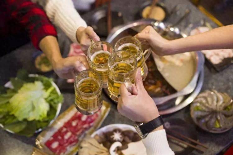 原创            酒精：你眼中的快乐源泉，身体里的隐形杀手，别让面子害了健康