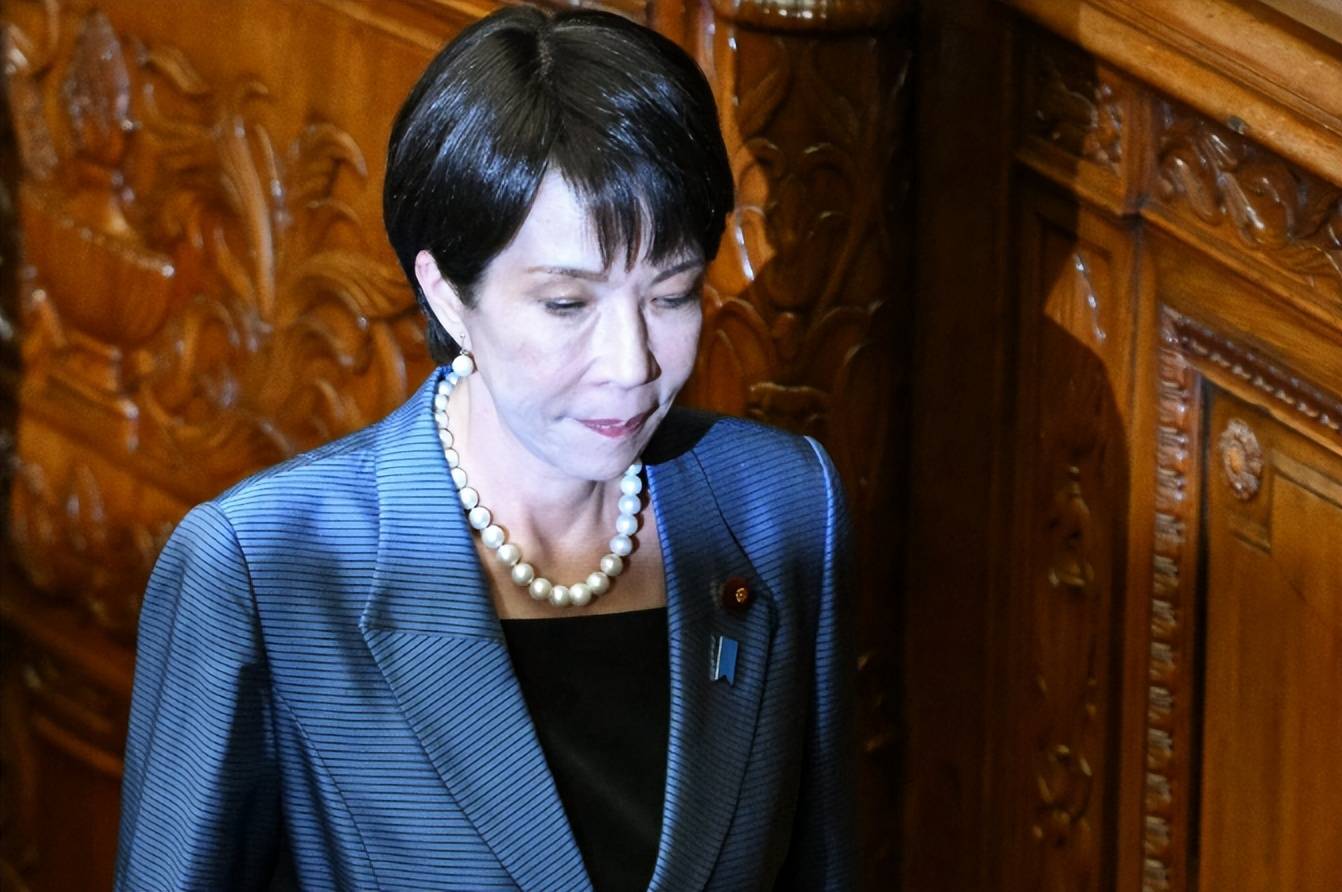 硬抗中方19天，高市终于服软了！就台海问题突然改口，想与华恢复关系，却避重就轻不道歉