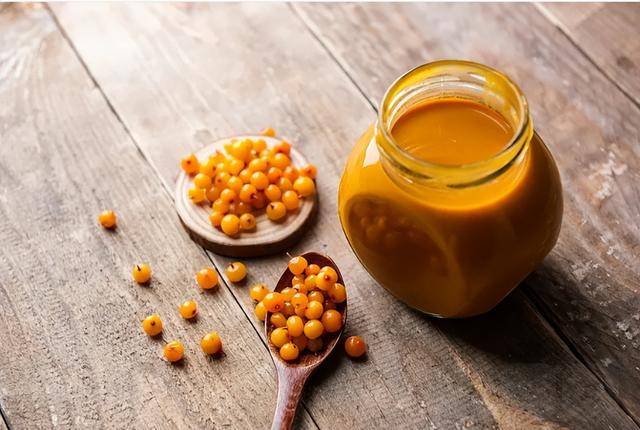 沙棘汁热度飙升！“天然抗氧化”“替代保健品”标签下，实际功效如何？|记者帮