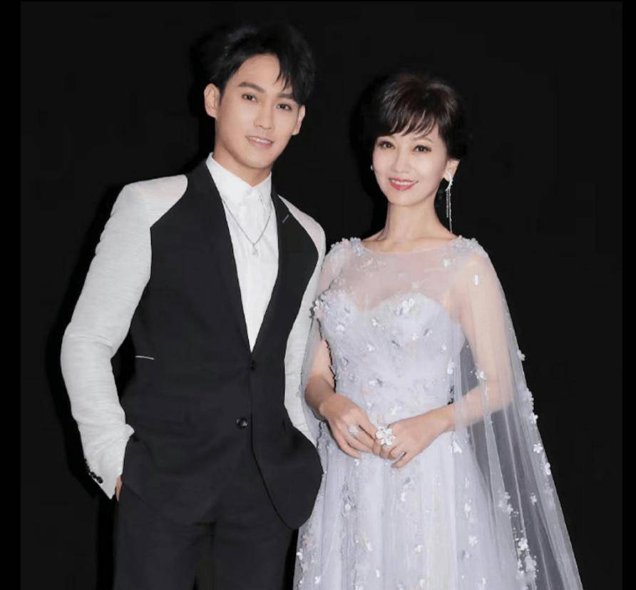 赵雅芝儿子宣布抱得美人归！太太比他小10岁！网友大赞长得高级