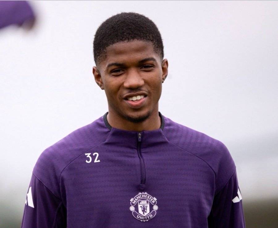 原创            谢什科最新伤情曝光！曼联宁可少打一人也不让他继续踢，原因揭晓