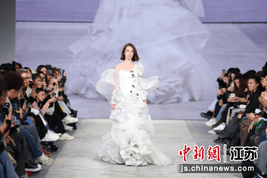 南京艺术学院优秀设计作品亮相意大利大学生时装周
