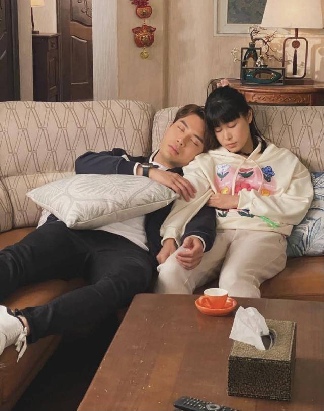 TVB上位小花晒素颜照！疑似力证自己没整容，网民反应不一