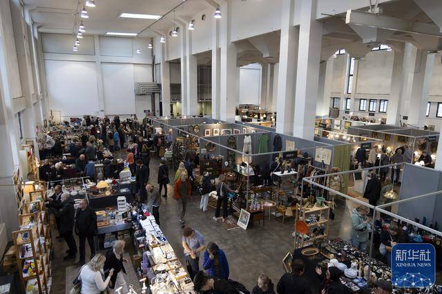 芬兰赫尔辛基古玩展开幕