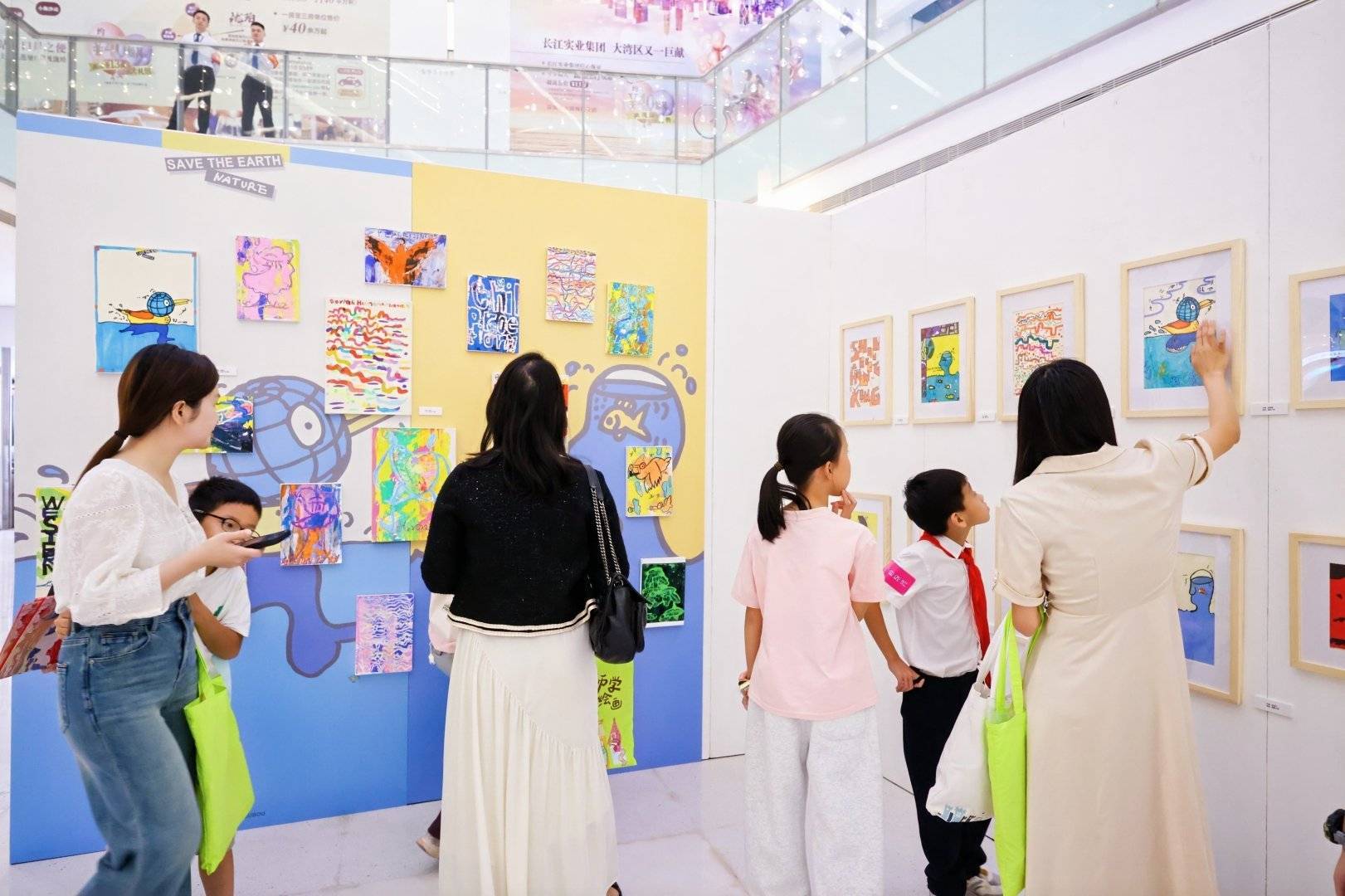 深港联动再谱美育新篇 “我向大师学绘画”儿童作品展启幕