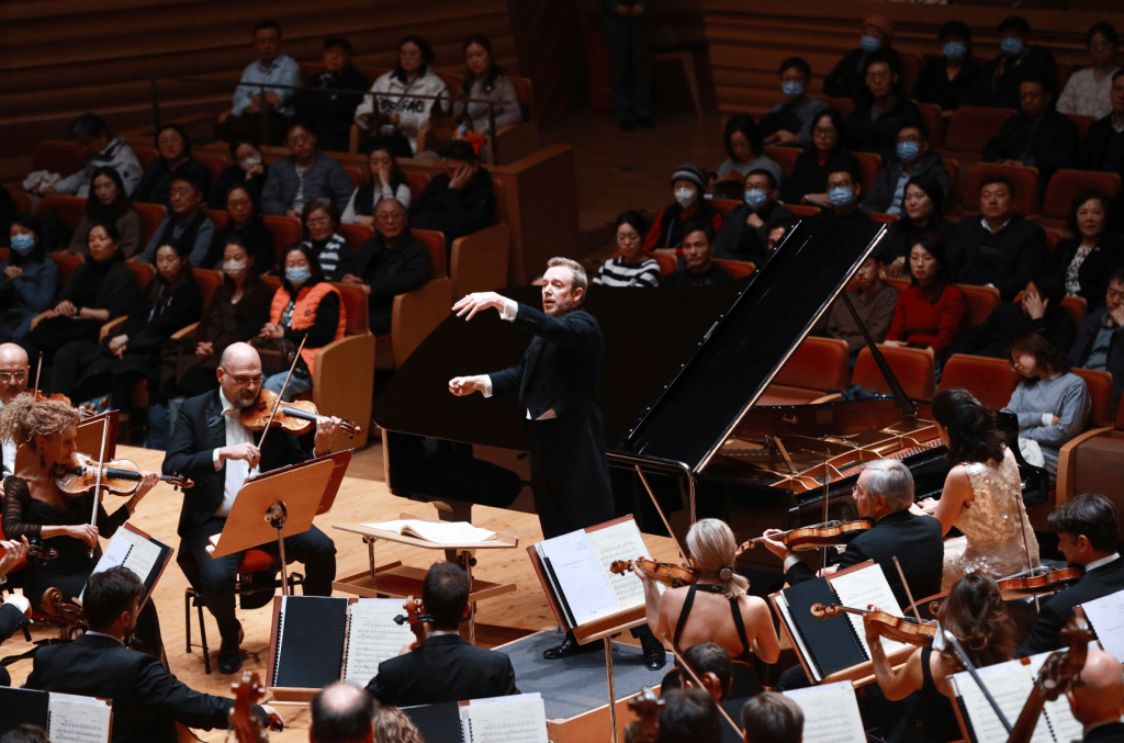 三成外地观众，带动消费45亿，上海国际艺术节带来“上海流量”