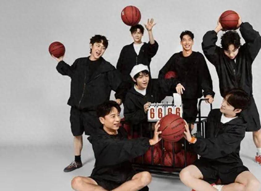 原创            胡夏披哥抱团遭热议，为何未如愿？网友直呼侥幸，被赞机智