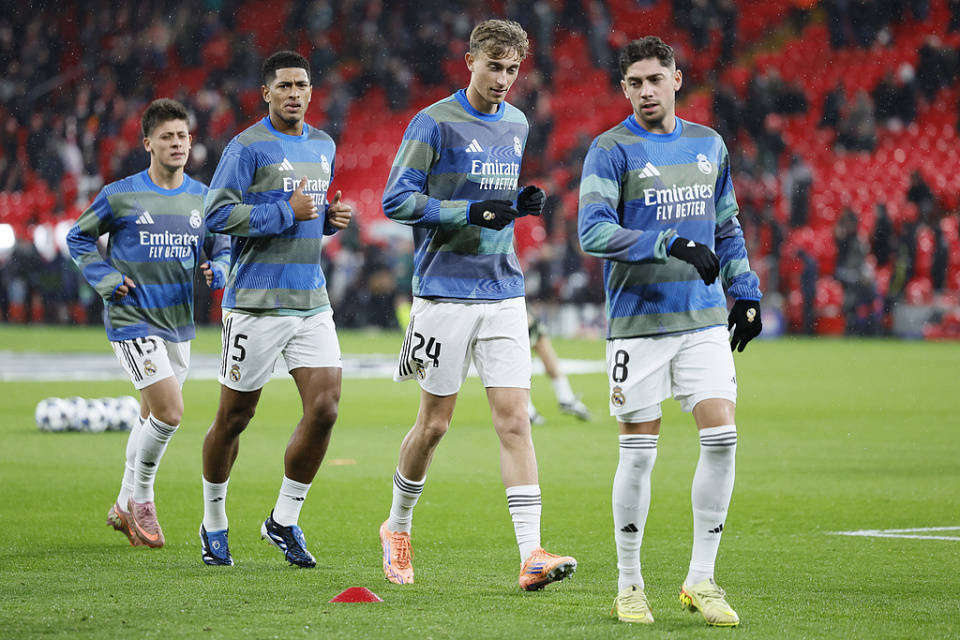 原创            无人可用？皇马认准20岁天才，阿隆索力挺十年核心！