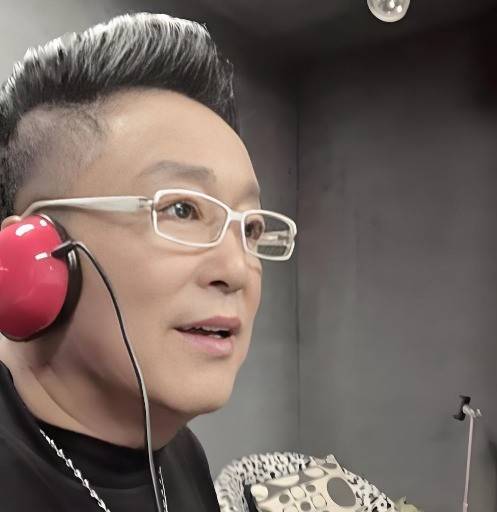 李龙哥推出公益作品《微笑真美》 积极投身公益事业传递温暖