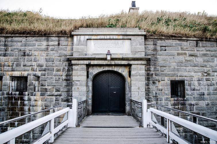 原创            戴戎光被俘后才知：江阴要塞的军官中，除寥寥几人外，都是地下党