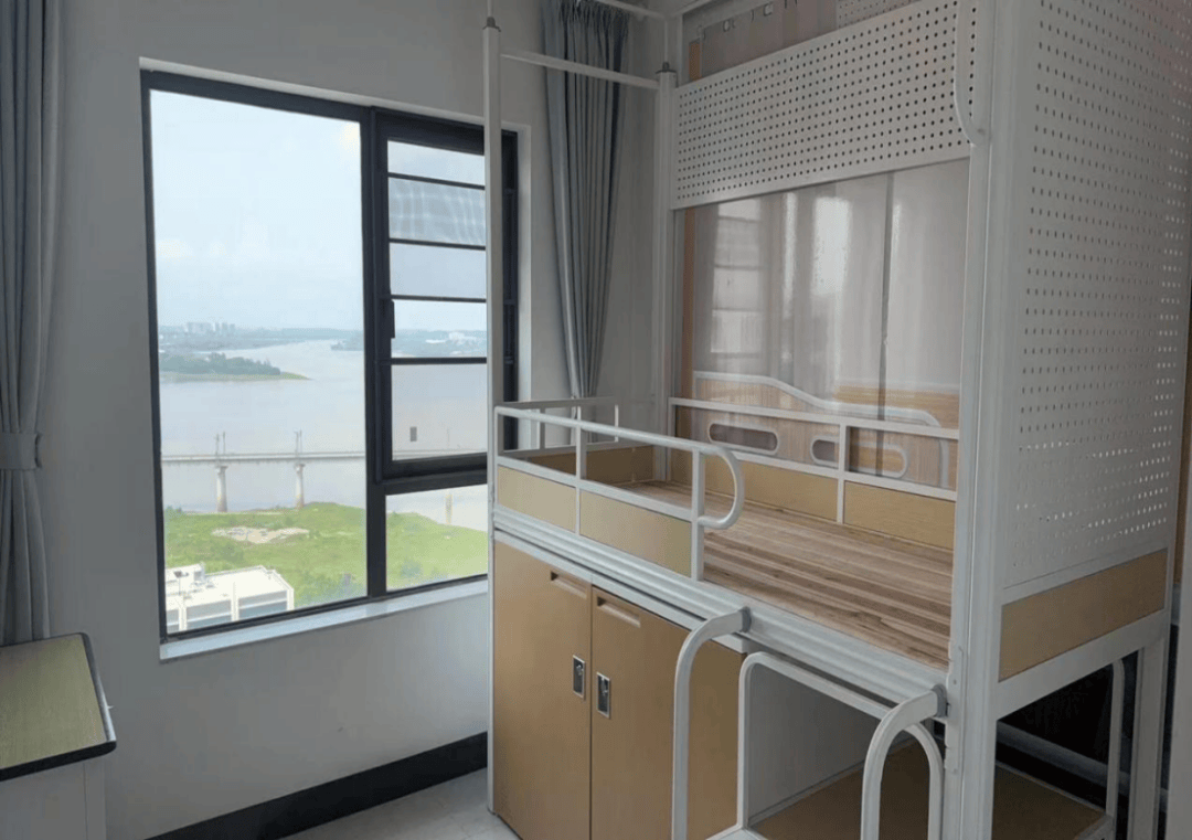 高校掀起“置业潮”，有房源折价超35%！有大学将存量楼盘“爆改”学生宿舍：大多数改成双人间，每套房源配有两个卫生间