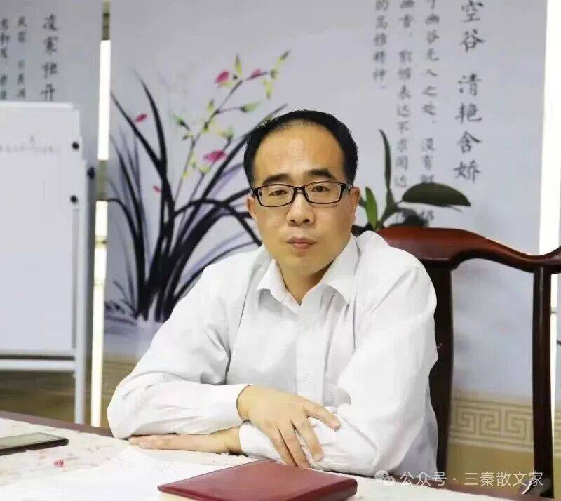 汉江文脉与散文高地—— 评翼鹏传记文学《汉江之子——陈长吟的文学人生》