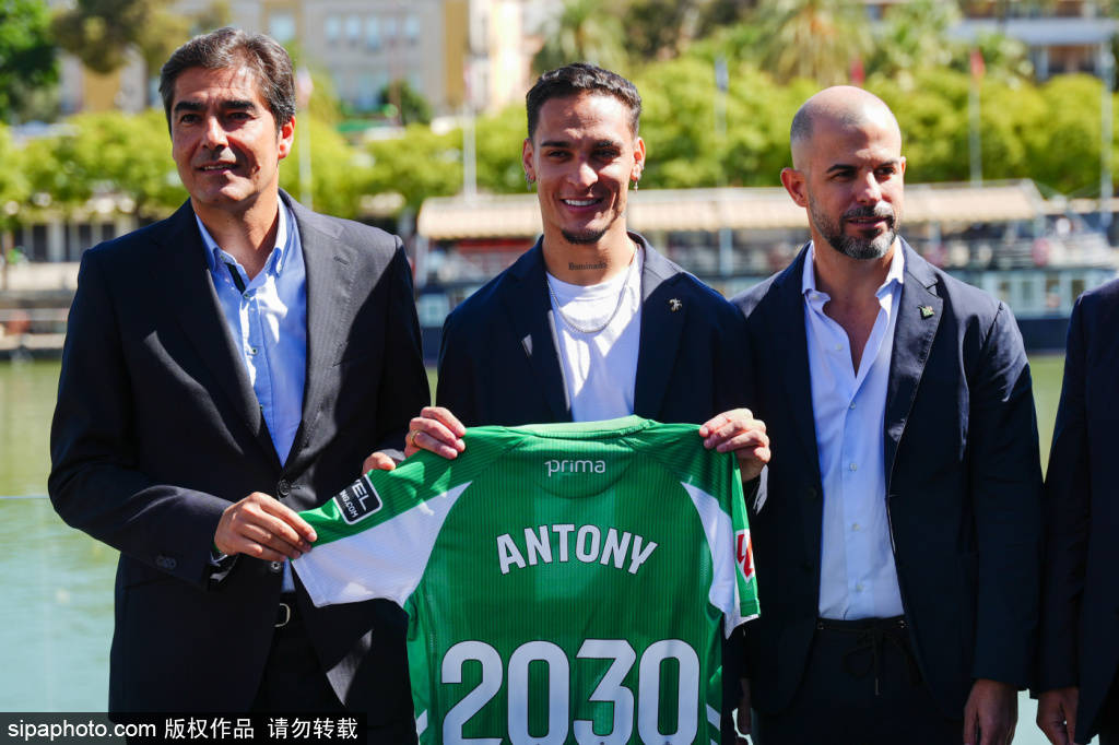 前国脚李昂加盟大连英博，茹子楠转会北京国安：背后的故事与数据分析