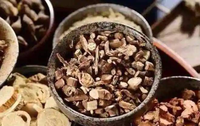 原创            四神煎：专克膝肿疼、难屈伸，古方中祛湿通络的神奇良方