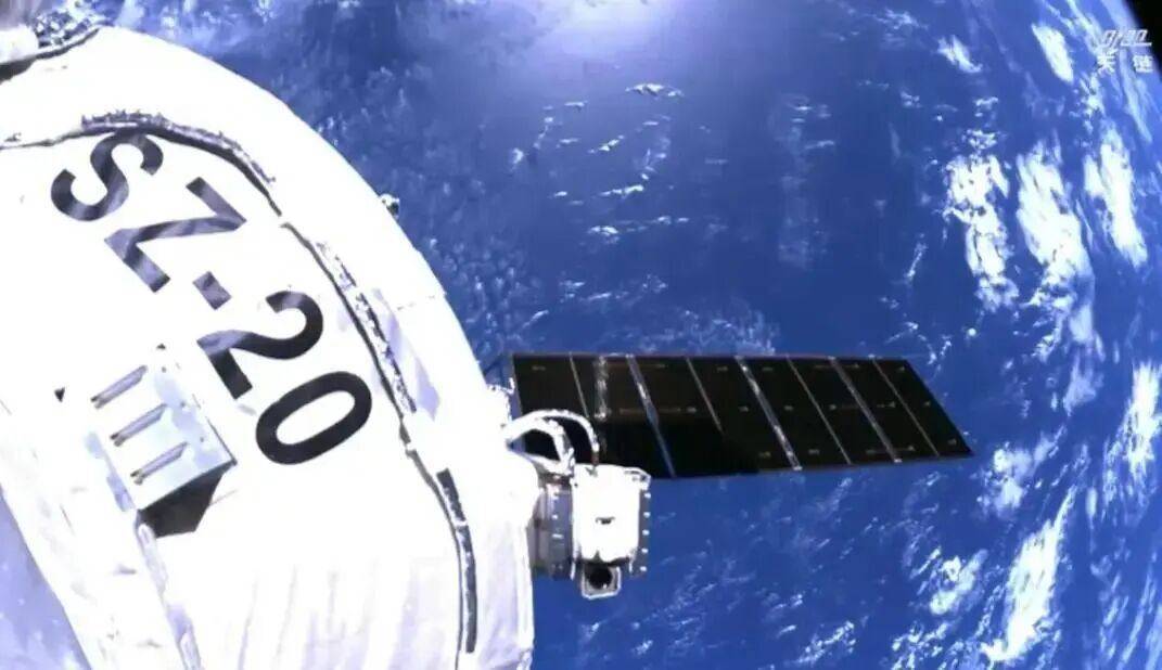 神二十疑遭撞击推迟回家，上亿块太空碎片究竟有多危险？