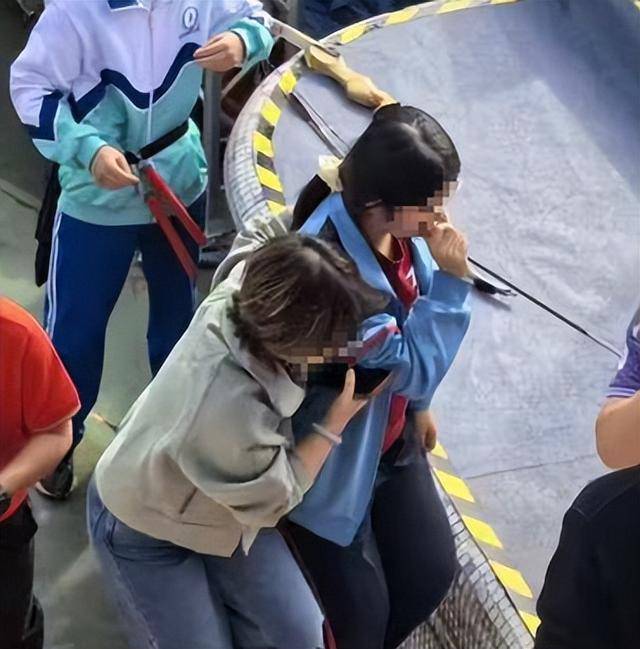 佛山一中学运动会射箭表演出意外，一女生被箭射中面部，校方回应