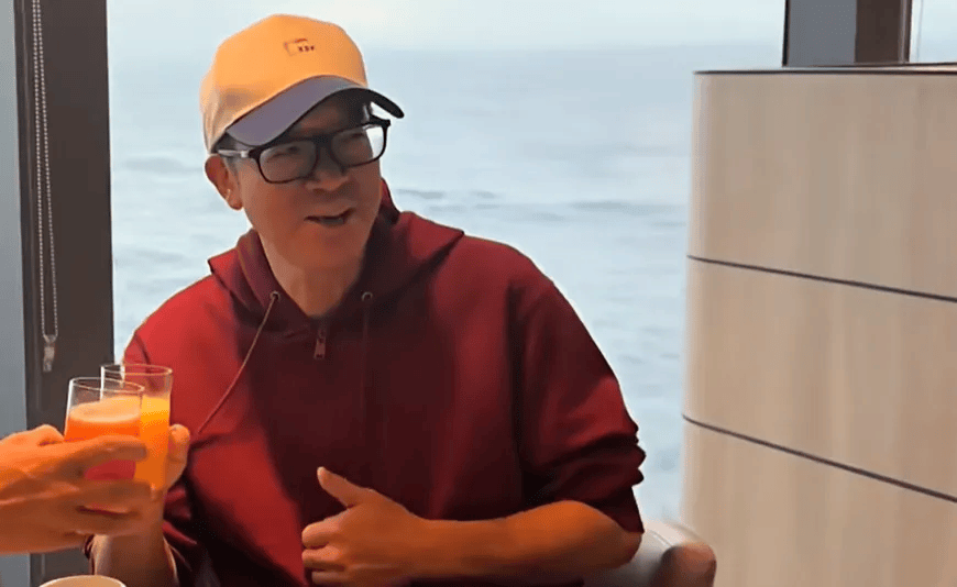 俞敏洪又写全员信 这次向员工致歉，称“老板们也在拼命努力”