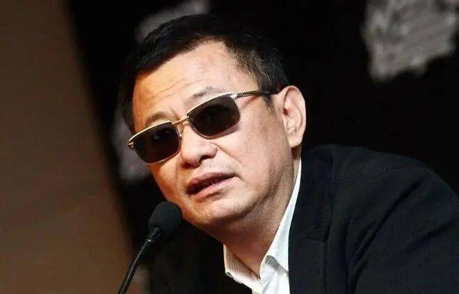 李连杰换心脏的瓜？王家卫殉了？赵露思赔了4亿？B女星为老公自杀的瓜？