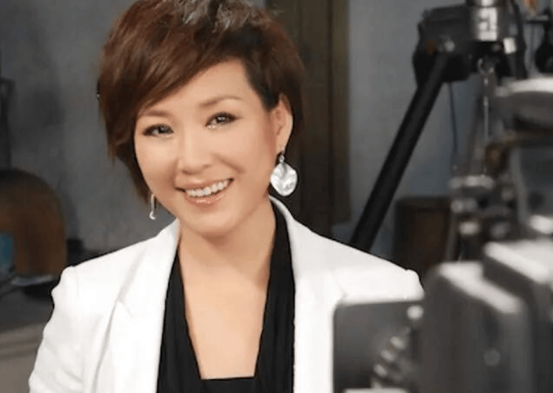 古早主持人翻红：专业主义对流量时代的温柔反击