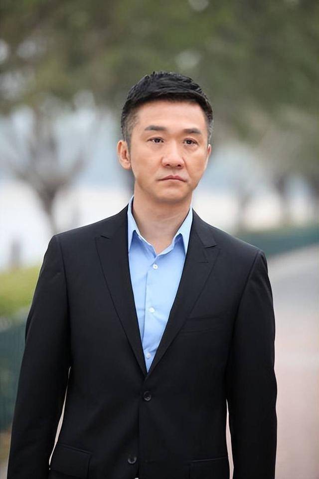 原创            黄志忠也没想到，曾经的糟糠之妻，现如今成了别人手中的宝