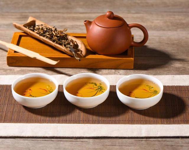 原创            北大研究：每天喝茶超4克，胃癌风险增加46%？喝茶到底是好是坏？