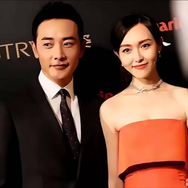 原创            婚变传闻仅2周，罗晋罕见现身晚会展示好状态，唐嫣却不见人影