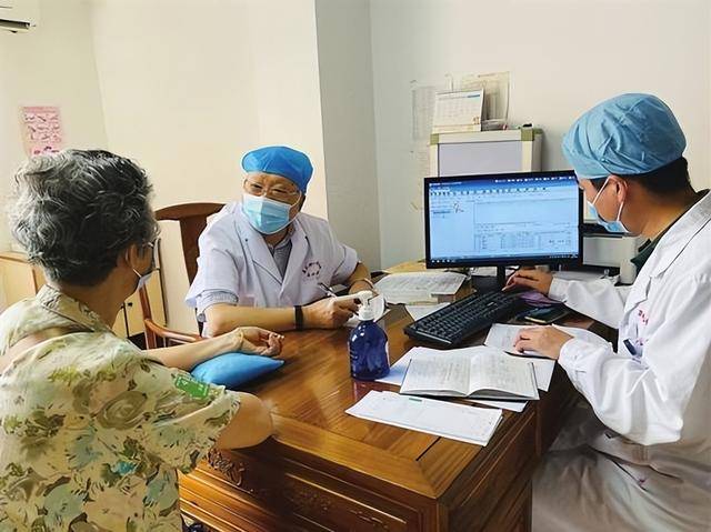 原创            医生坦言：胃镜检查尽量不要做？检查时要注意4点，很多人不清楚