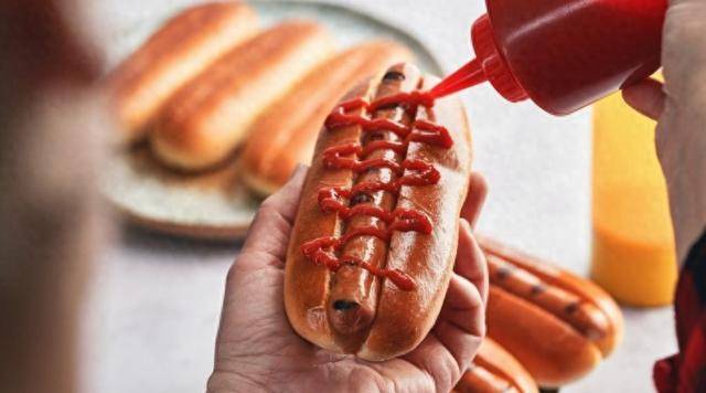 原创            年轻人肠癌暴增45%！美国主食藏杀机，致命陷阱竟如此不起眼