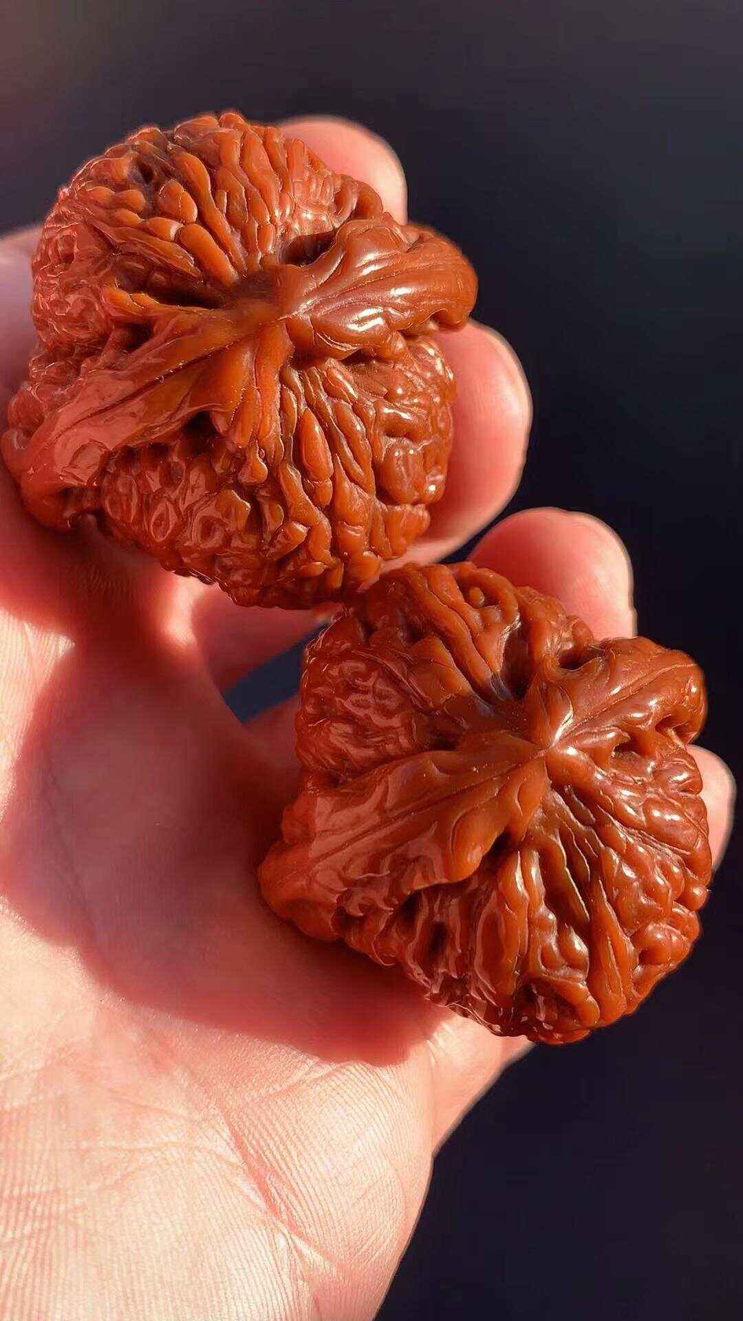 文玩核桃盘玩还有正确方法？主要看你的需求