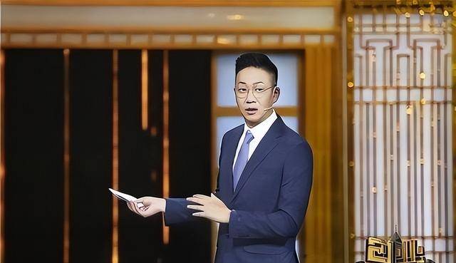 原创            54岁林海：曾是央视著名主持，二婚娶何婕，如今沦落成网红吃播