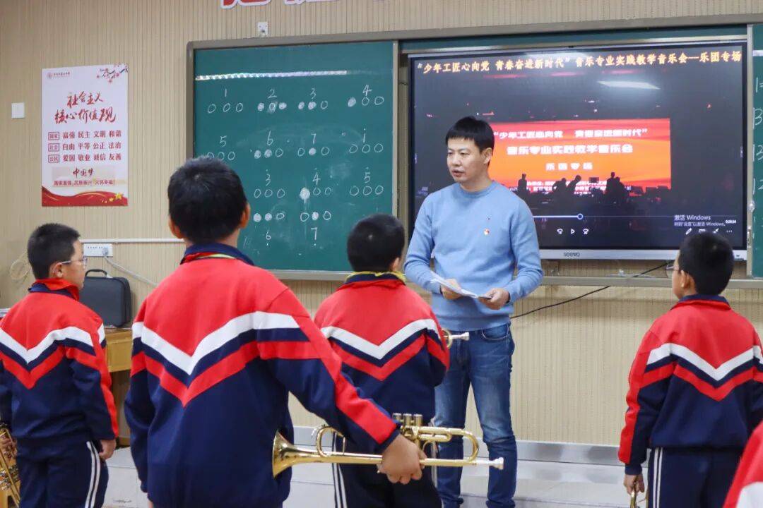 艺术家进校园 赋能美育社团焕新成长