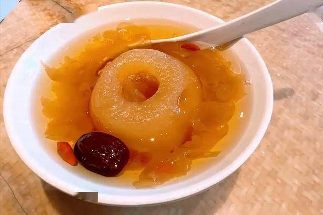 为什么冬天推荐多喝梨汤？营养师：多喝梨汤，或会收获这6个好处