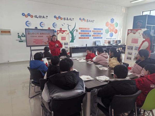 盐城亭湖先锋街道开展少儿爱国主题绘画活动